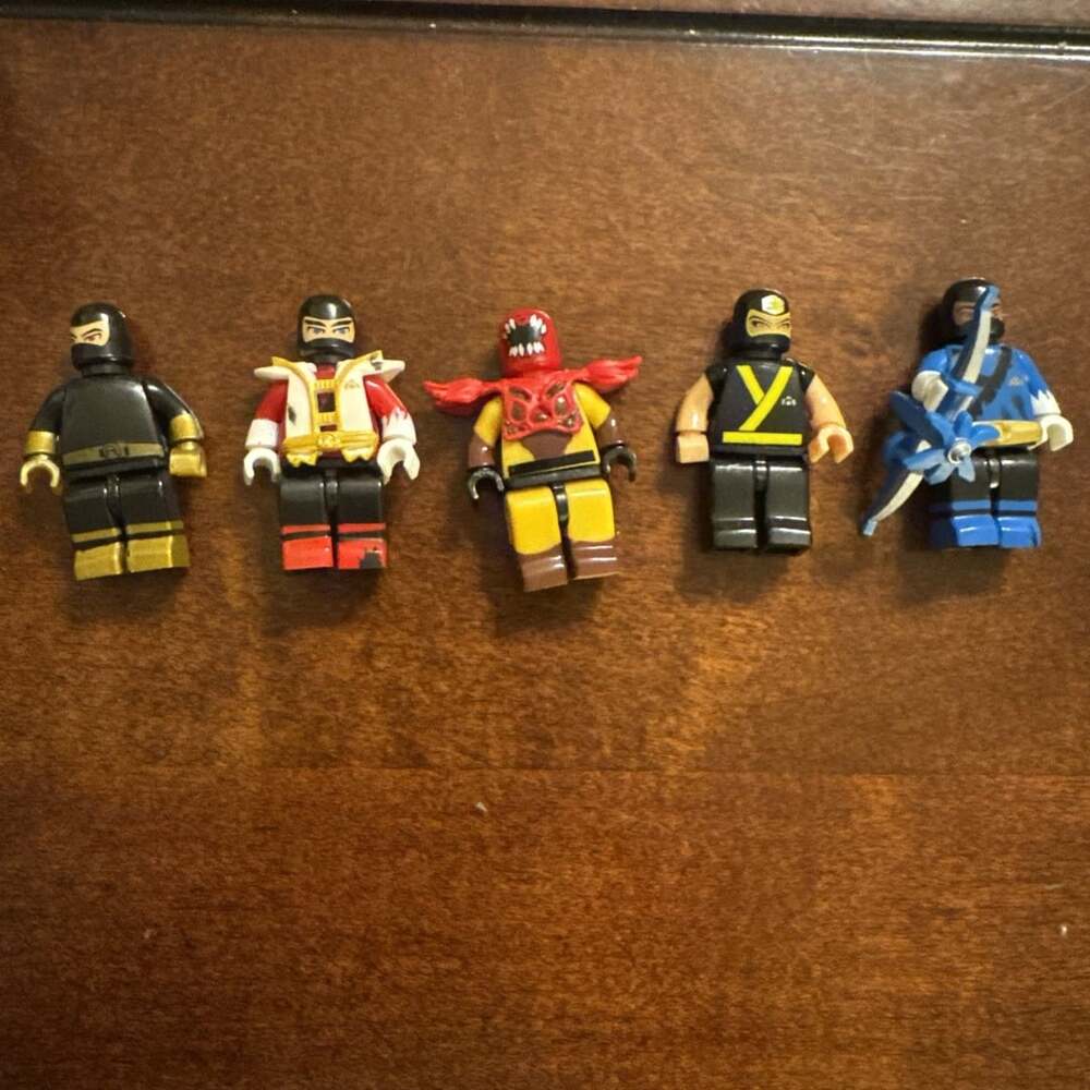 Lot Of Minifigures 2011 Mega Bloks Power Rangers Samurai Blind Bag Training